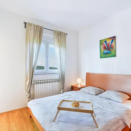 With A Fireplace 07 Vakantiehuis *