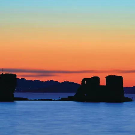 With A Fireplace 07 Debeljak