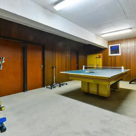 With A Fireplace 07 * Debeljak